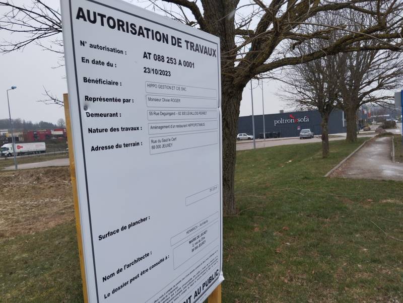 Ouverture d'un Hippopotamus à Epinal2