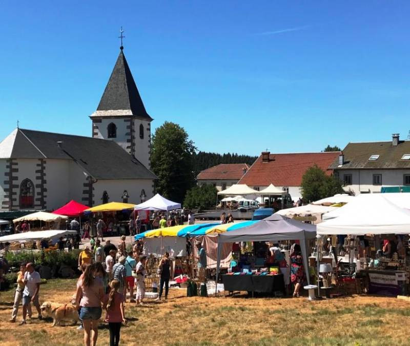 marché-aux-plantes-haut-du-tot-2-800x676
