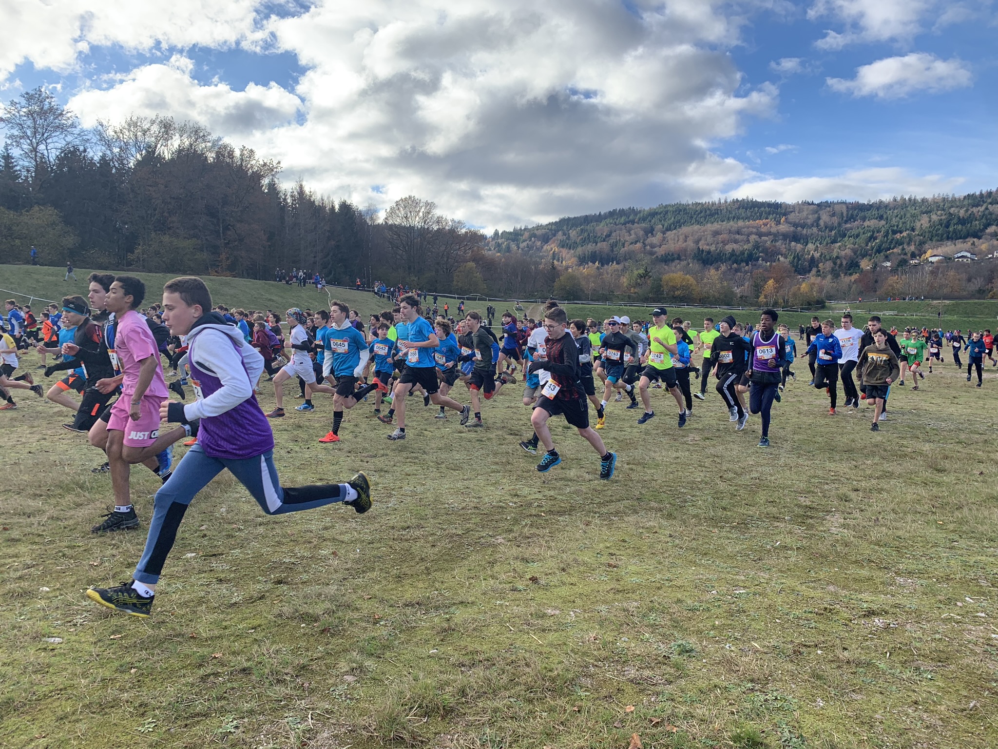 1200 collégiens (ici les garçons de 3e et 4e) ont pris le départ du cross UNSS/ Photo J.C 