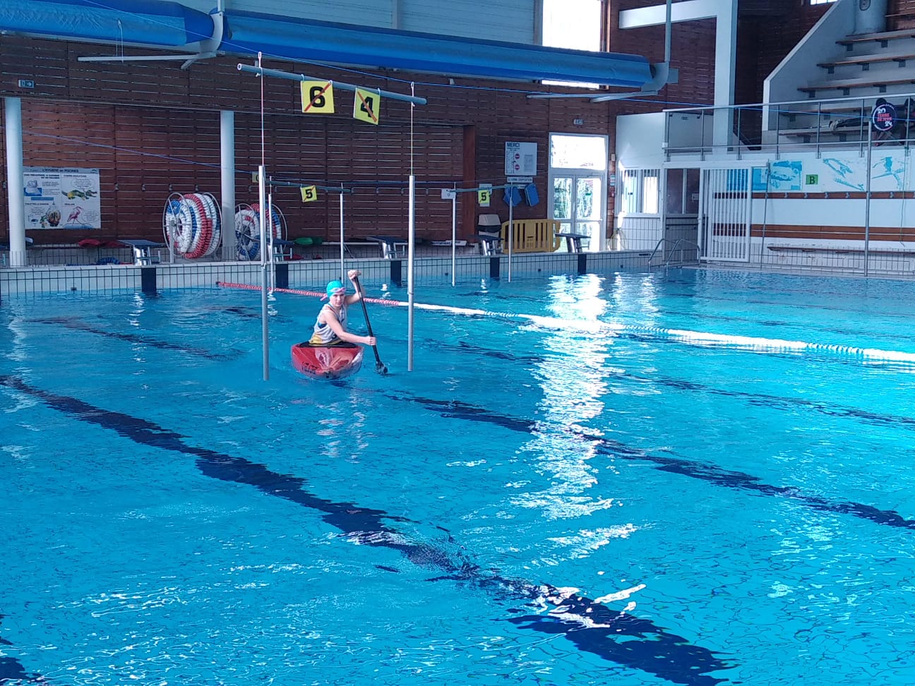 Lisa MATHIOT dans sa manche canoë