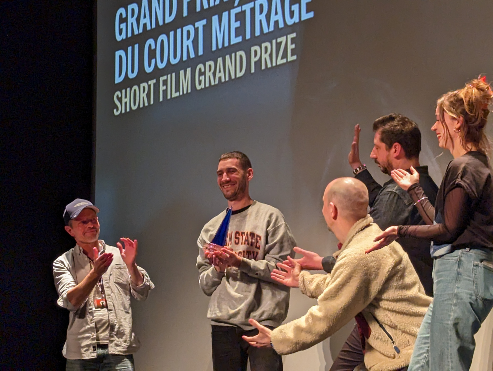 Rodrigue Huart au milieu du jury courts métrages. 